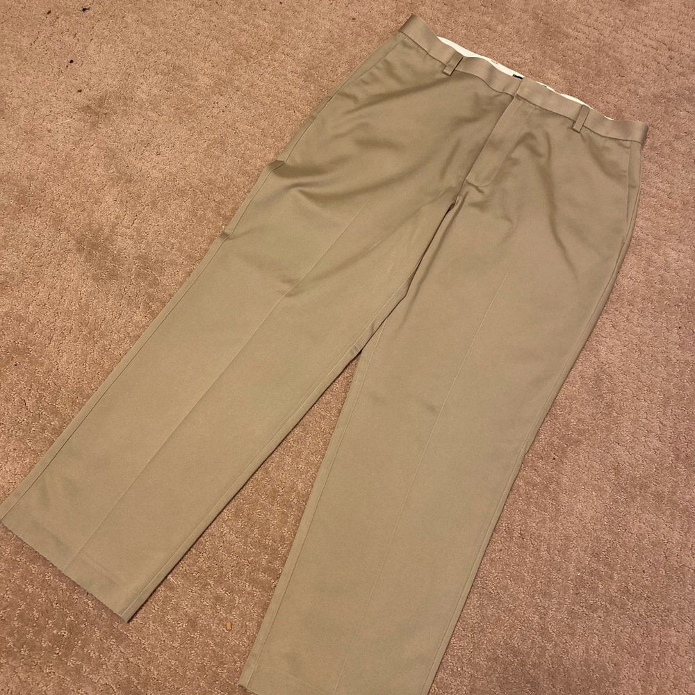 Dockers D-3 -  Mens tan color khaki pants, Size: 36/30